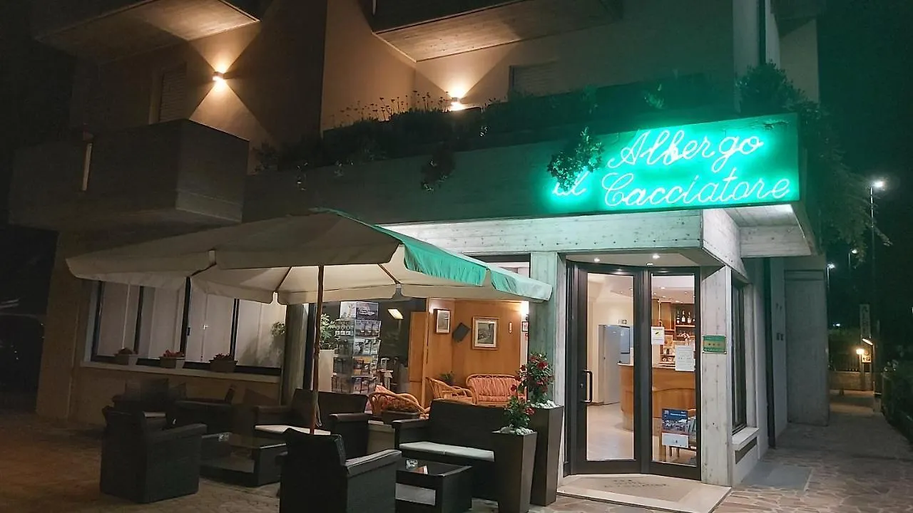Albergo Al Cacciatore Desenzano del Garda 3*,