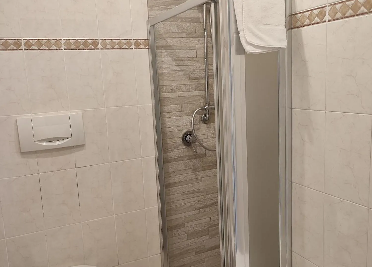 Albergo Al Cacciatore Desenzano del Garda 3*,