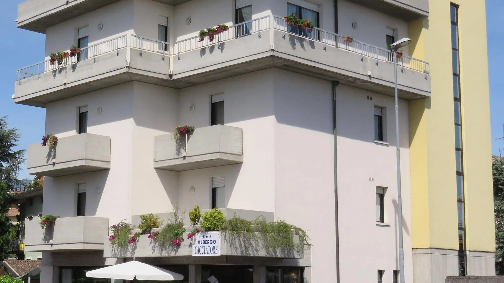 Albergo Al Cacciatore Desenzano del Garda 3*,
