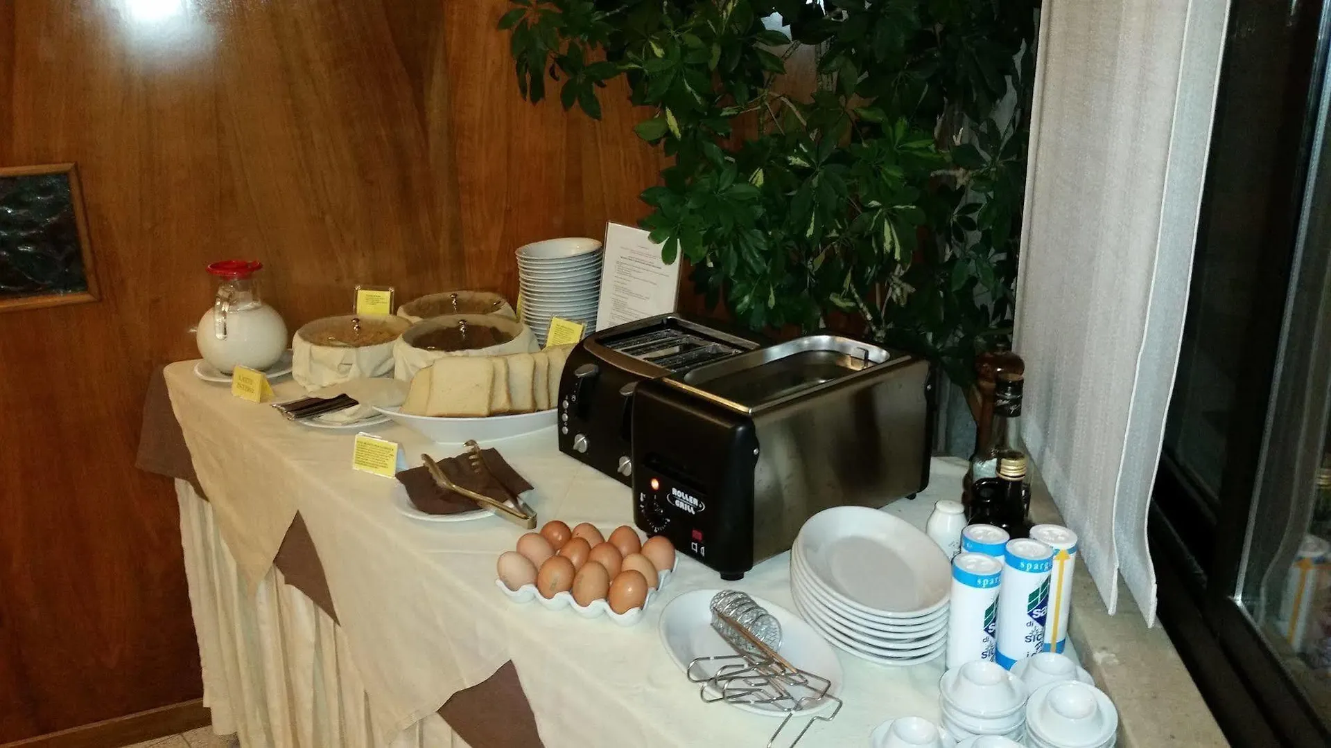 Albergo Al Cacciatore Desenzano del Garda 3*,