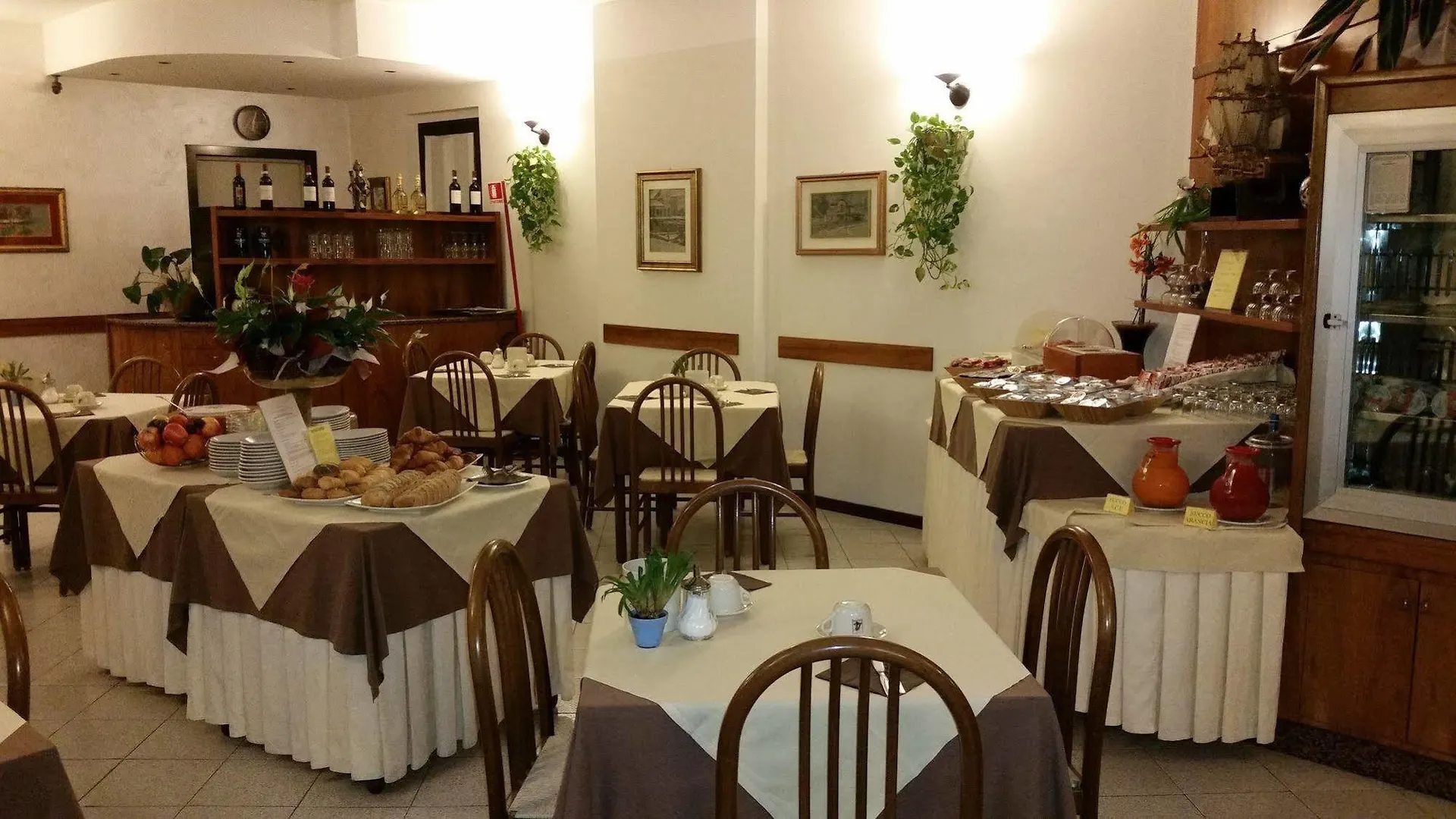 Albergo Al Cacciatore Desenzano del Garda Italy