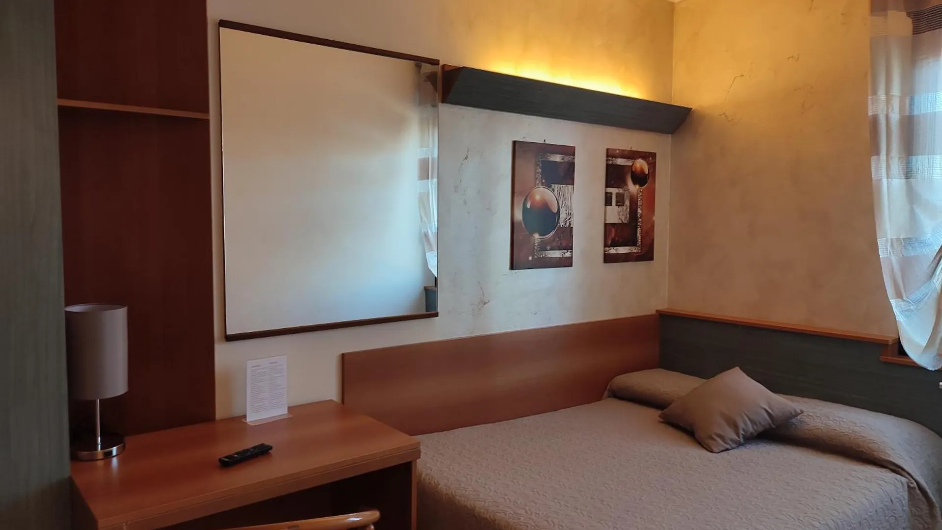 *** Hotel Albergo Al Cacciatore Desenzano del Garda Italy